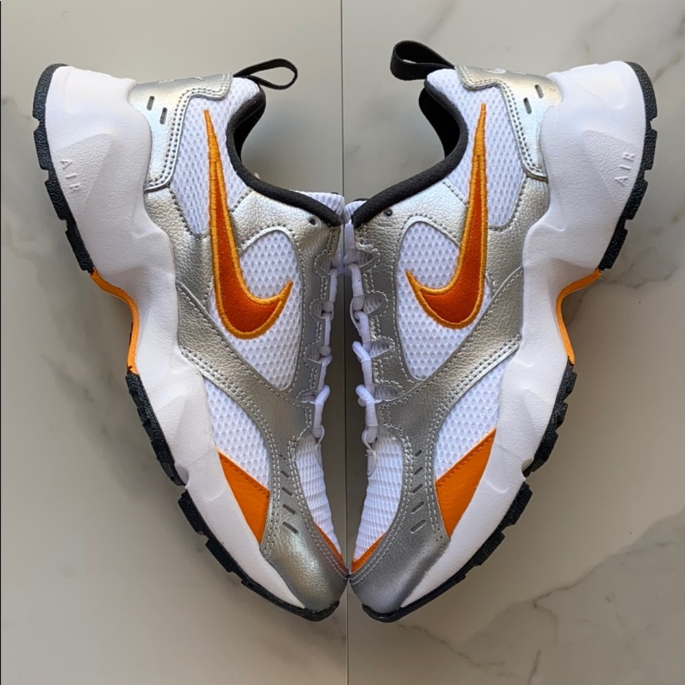 NWT Nike Air Heights - Picture 7 of 8